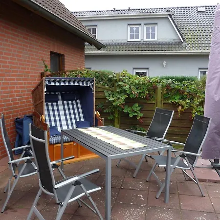 Loeh 1 Eg - Ferienwohnung Mit Terrasse * Röbel