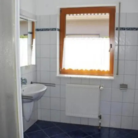 Loeh 1 Eg - Ferienwohnung Mit Terrasse Lejlighed Röbel