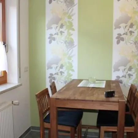 Loeh 1 Eg - Ferienwohnung Mit Terrasse Lejlighed Röbel